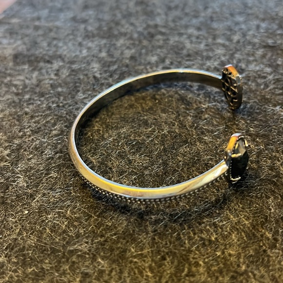 Elton Silver cuff in Black-It’s currently sold out on Kendra Scott - Picture 4 of 4